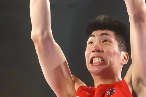 包含这也行？风云突变广厦男篮集结日迎来里程碑今夜摩纳哥再遭质疑，拜仁慕尼黑加时末段战术微调的词条